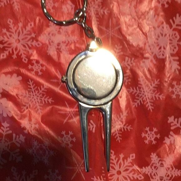 Keychain watch and divet pick - Picture 3 of 3